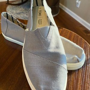 Toms